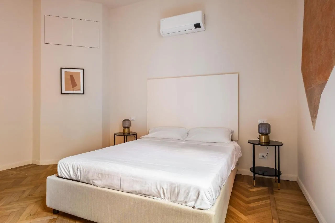 Apartment Appartamento D'Azeglio Nel Salotto Di Bologna Italy