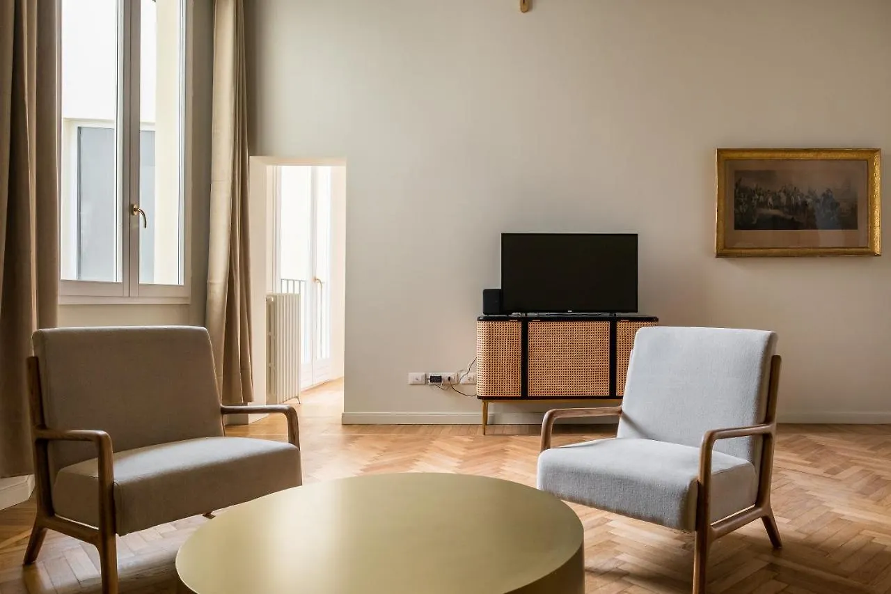 Appartamento D'Azeglio Nel Salotto Di Bologna 0*,